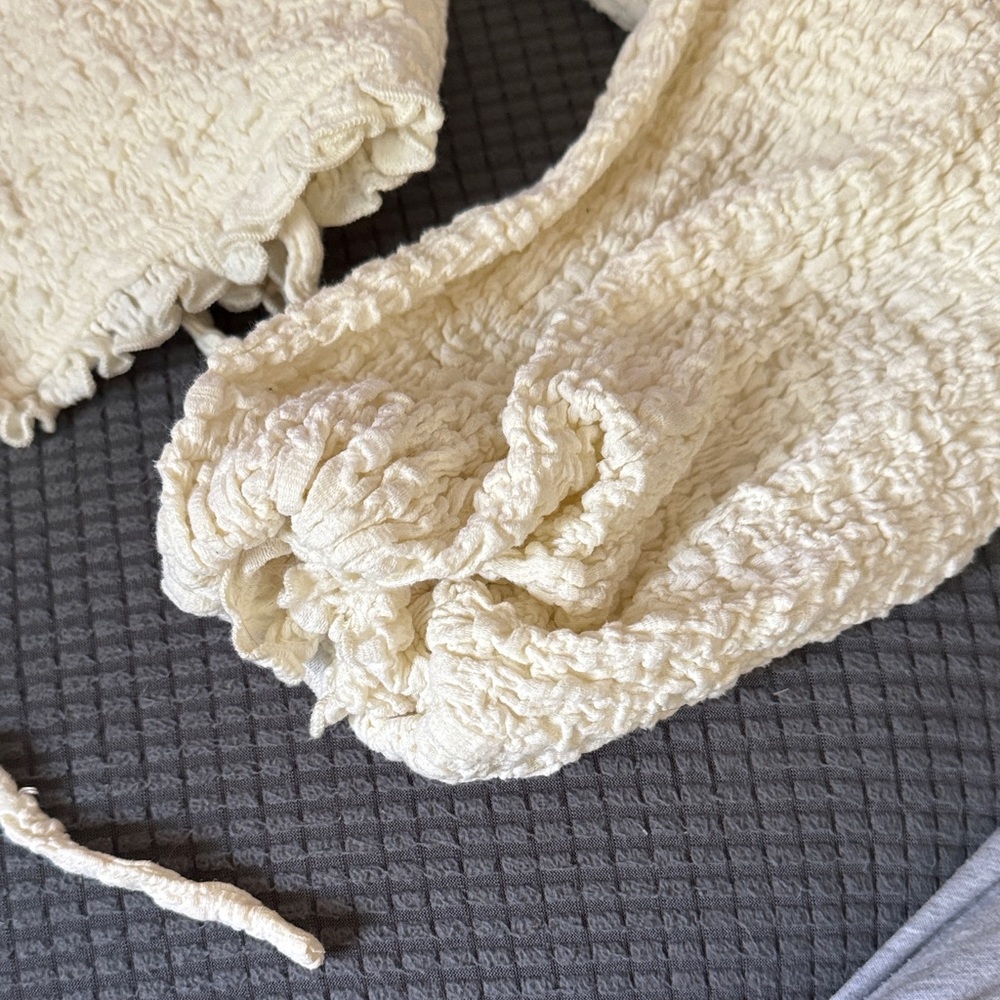 Storia Ivory Ruffled Edge Top - Picture 4 of 4
